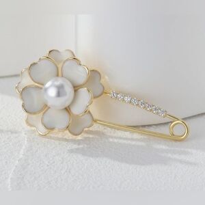 Gorgeous Classic Flower Enamel Pin